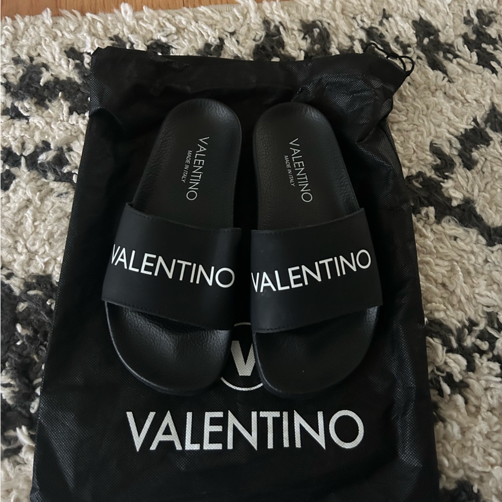 Valentino Slides